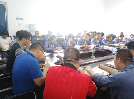 涂料厂党支部召开学习研讨会