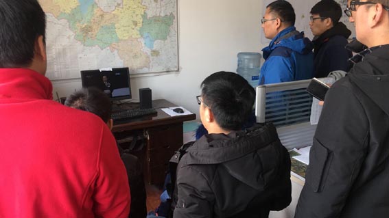 我队组织观看南京大屠杀死难者国家公祭仪式