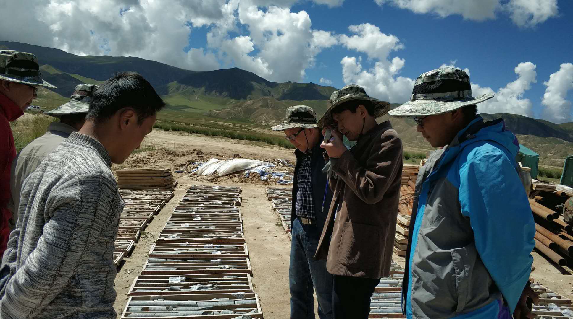 局地质处赴青海对我队德令哈项目进行质量检查