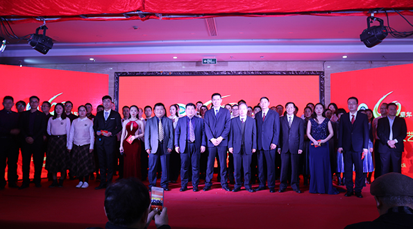 队举办庆祝建队六十周年职工文艺汇演