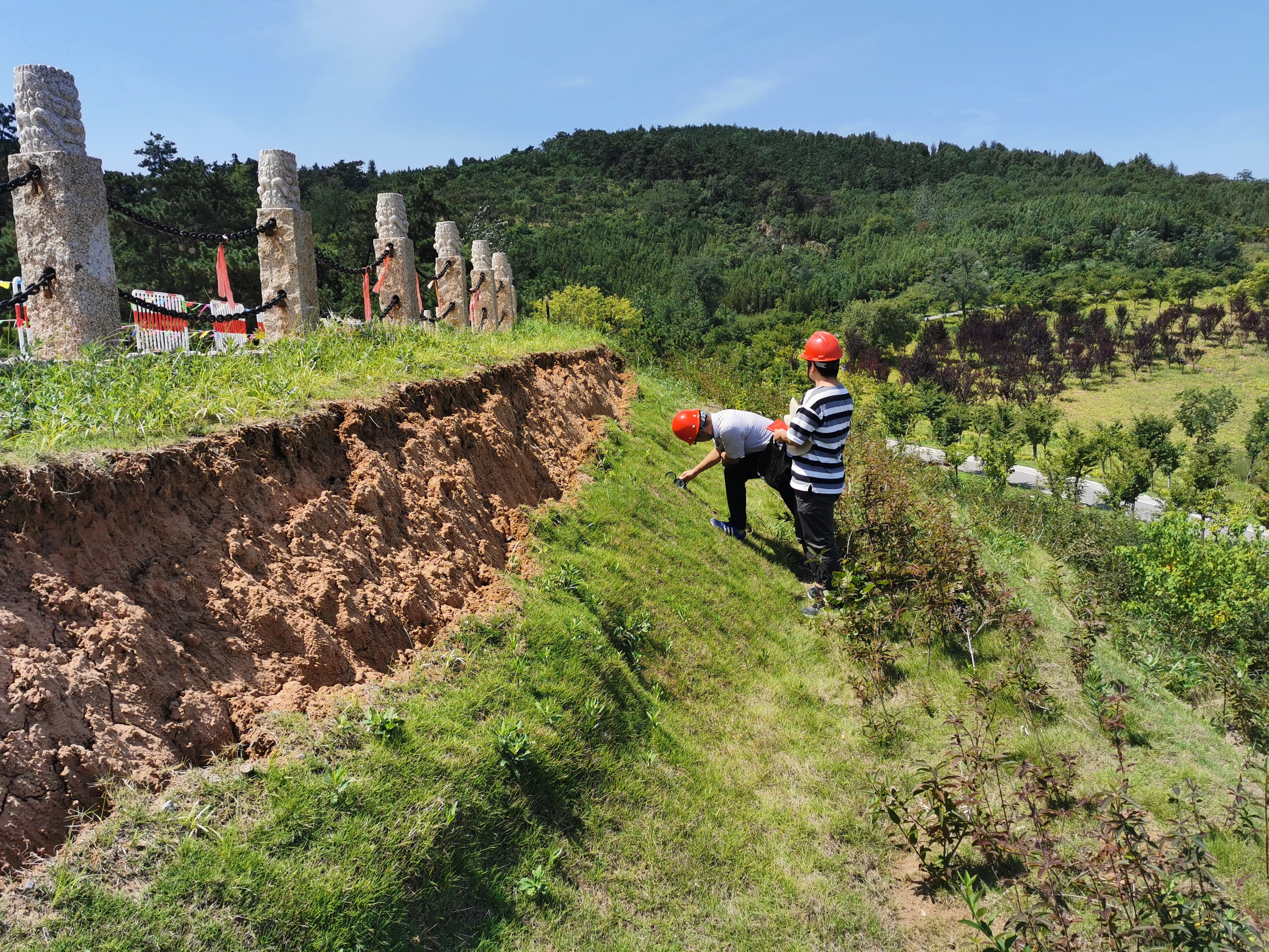 技术中心参与某风景区滑坡地质灾害应急调查
