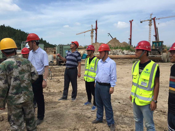 高温慰问到一线 情系基层送清凉