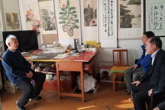 周苏芳副调研员看望慰问我队离休老同志