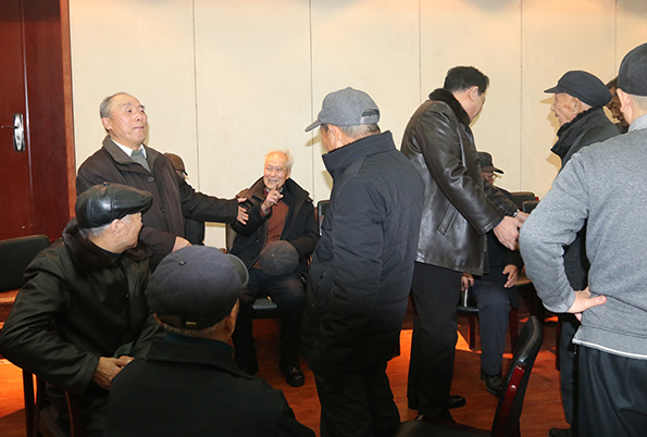 队举行庆祝建队六十周年离退休干部职工座谈会