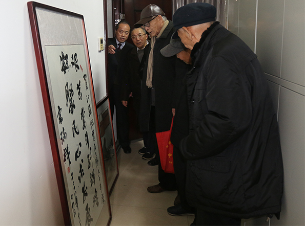 队举行庆祝建队六十周年离退休干部职工座谈会