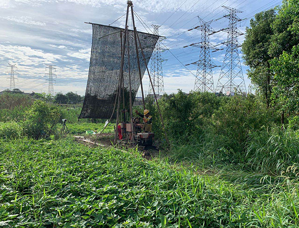 队领导走访慰问高温一线工作者